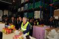26/01/2015 - El ministro de Sanidad, Servicios Sociales e Igualdad, Alfonso Alonso, durante la visita que ha realizado a las instalaciones del Banco de Alimentos de Madrid.