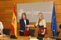 04/03/2014 - La ministra de Sanidad, Servicios Sociales e Igualdad, Ana Mato, y la Presidenta de Farmaindustria, Elvira Sanz, durante la firma de protocolo de colaboración.